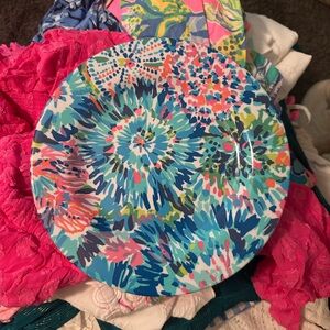 Lilly pulitzer Plastic Patterned Plates- set of 4